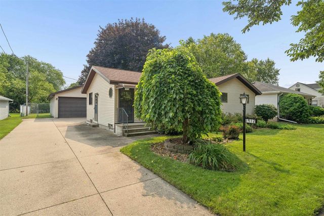 1912 S WALDEN AVENUE, Appleton, WI 54915