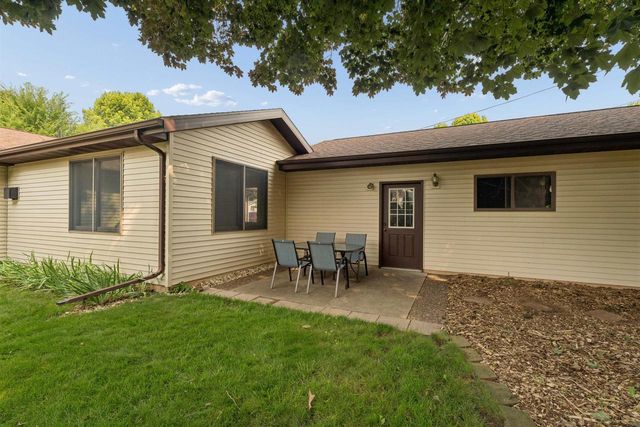 1912 S WALDEN AVENUE, Appleton, WI 54915