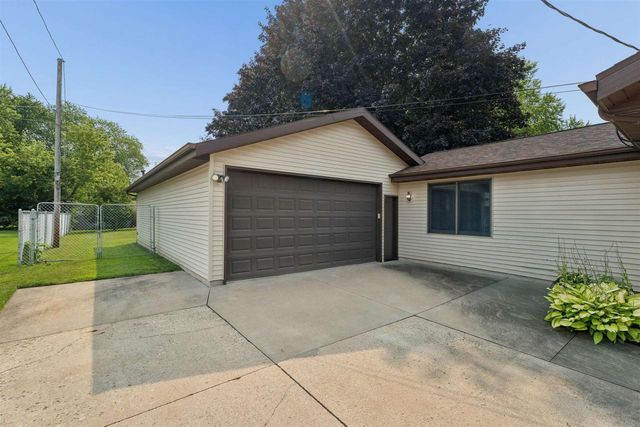 1912 S WALDEN AVENUE, Appleton, WI 54915