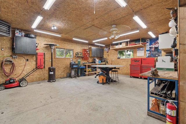 1912 S WALDEN AVENUE, Appleton, WI 54915