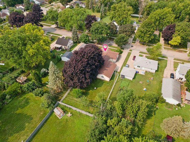 1912 S WALDEN AVENUE, Appleton, WI 54915
