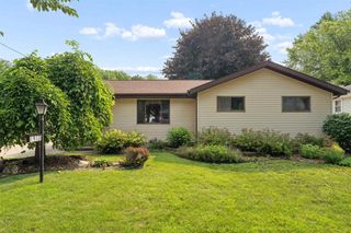 1912 S WALDEN AVENUE, Appleton, WI 54915