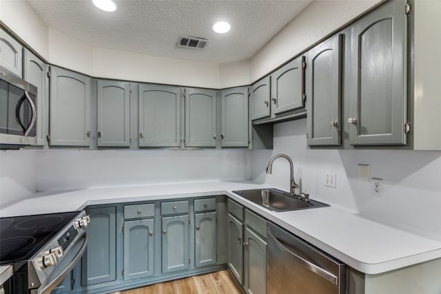 4014 Ridglea Country Club Drive, Fort Worth, TX 76126