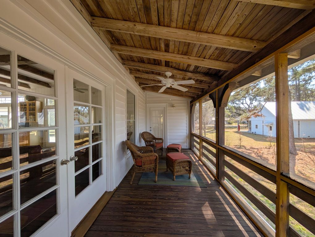 Image 10 of property listing at 123 Cassena Street, Mcclellanville, SC 29458