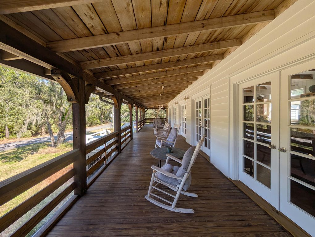 Image 11 of property listing at 123 Cassena Street, Mcclellanville, SC 29458