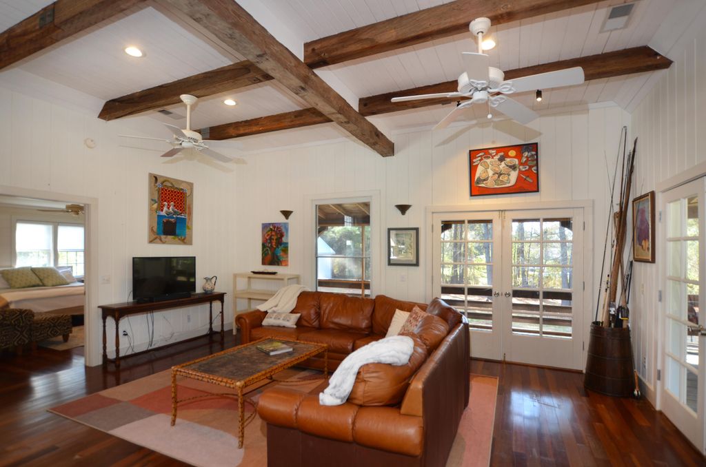 Image 12 of property listing at 123 Cassena Street, Mcclellanville, SC 29458