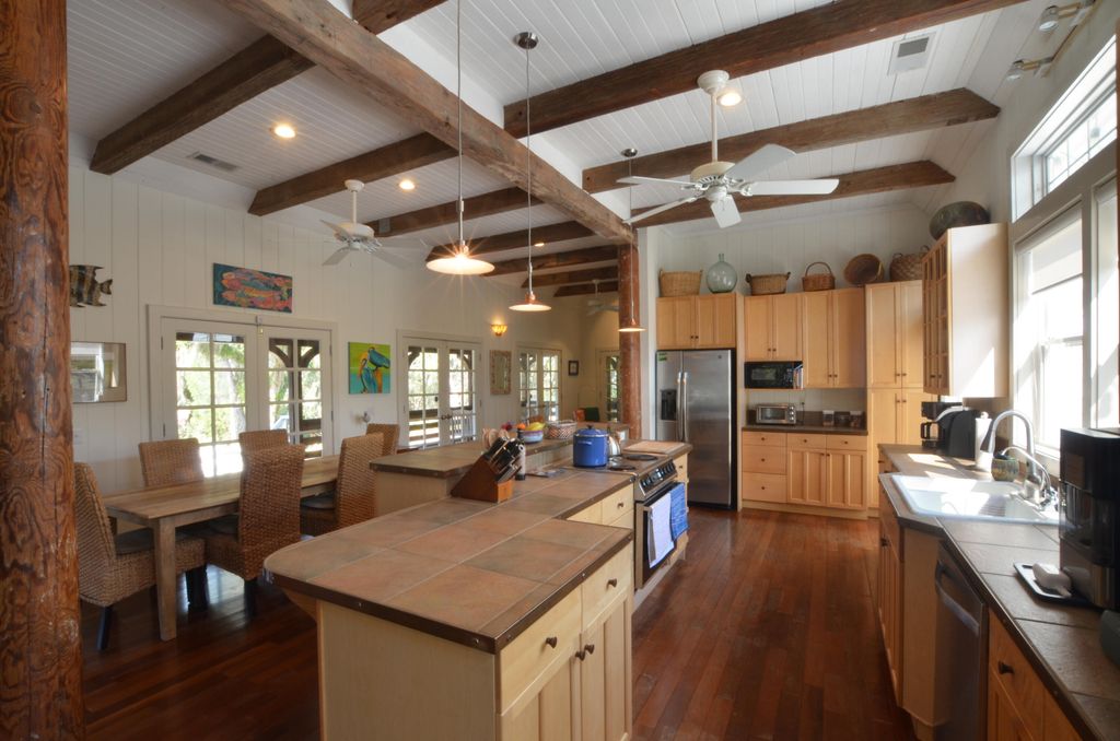 Image 16 of property listing at 123 Cassena Street, Mcclellanville, SC 29458