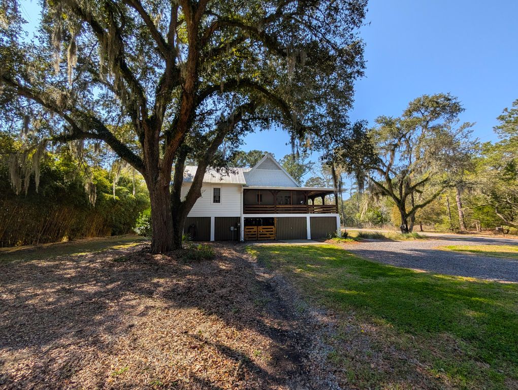 Image 31 of property listing at 123 Cassena Street, Mcclellanville, SC 29458