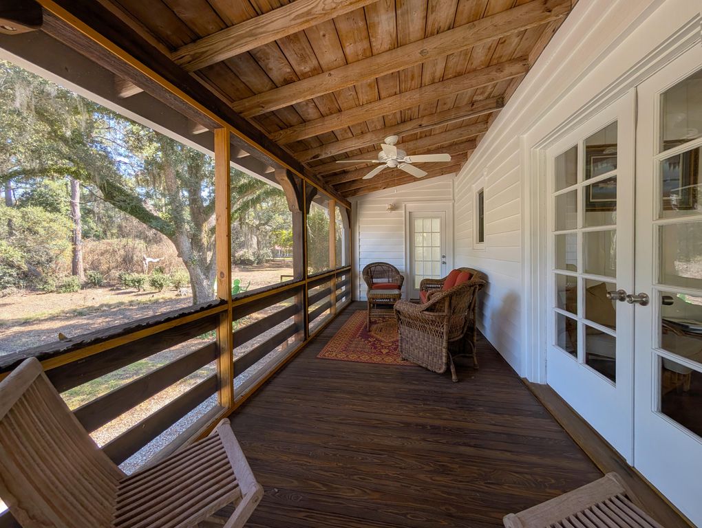 Image 8 of property listing at 123 Cassena Street, Mcclellanville, SC 29458