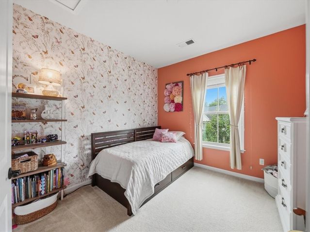 432 Fairmont Dr, Marshall, PA 15090