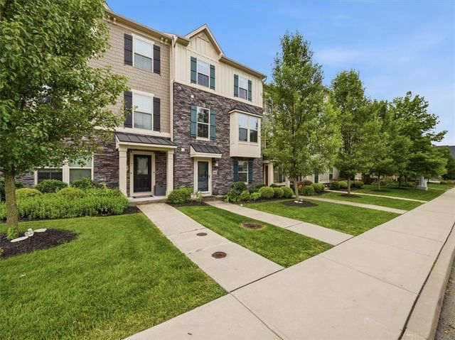 432 Fairmont Dr, Marshall, PA 15090