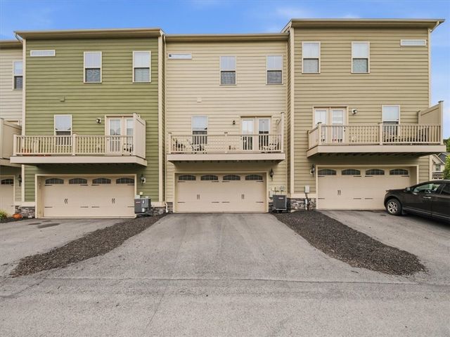 432 Fairmont Dr, Marshall, PA 15090