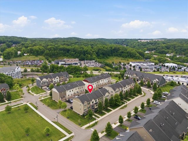 432 Fairmont Dr, Marshall, PA 15090