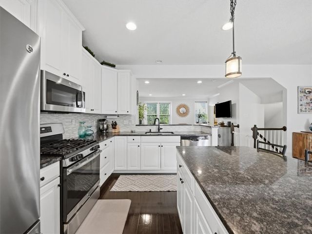 432 Fairmont Dr, Marshall, PA 15090