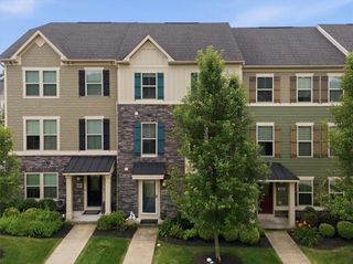 432 Fairmont Dr, Marshall, PA 15090
