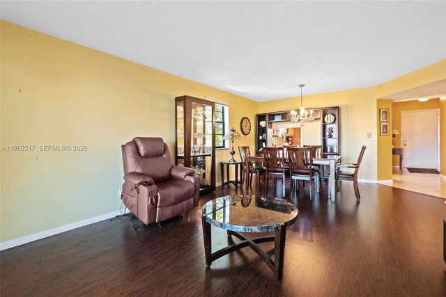 4950 E Sabal Palm Blvd 310, Tamarac, FL 33319