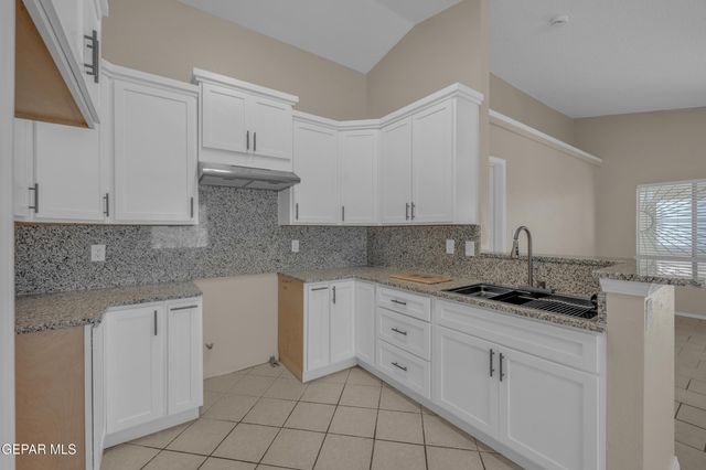 11664 SUNSET ROSE Drive, El Paso, TX 79936