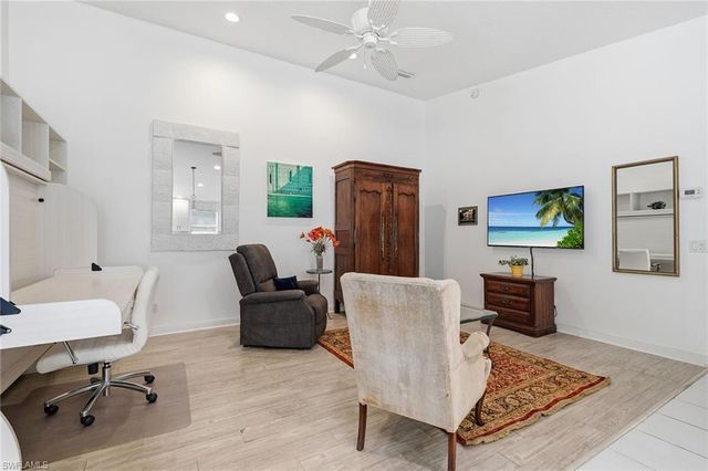 3105 Andorra Cr, Naples, FL 34109