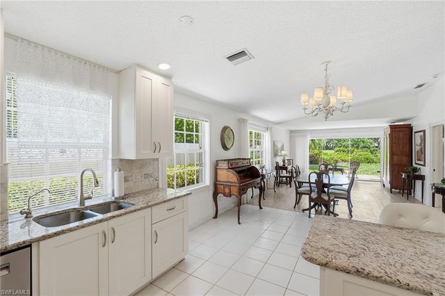 3105 Andorra Cr, Naples, FL 34109