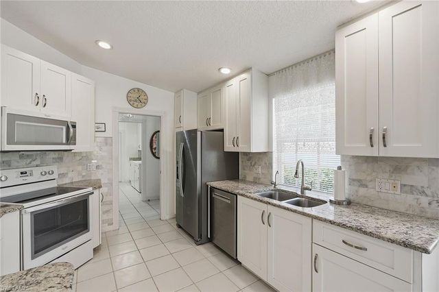 3105 Andorra Cr, Naples, FL 34109