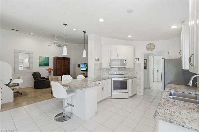 3105 Andorra Cr, Naples, FL 34109