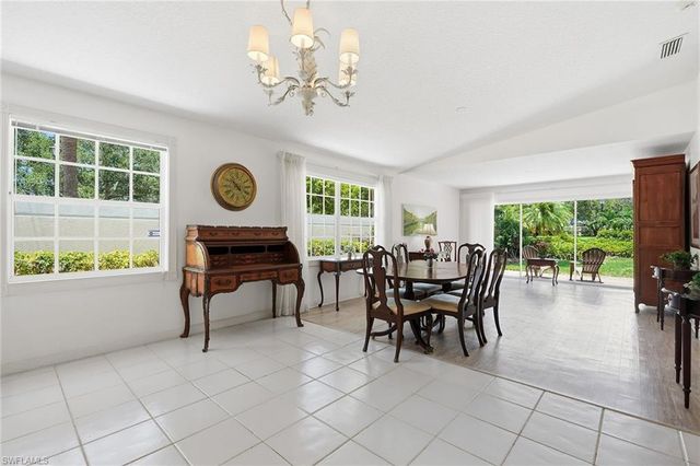 3105 Andorra Cr, Naples, FL 34109