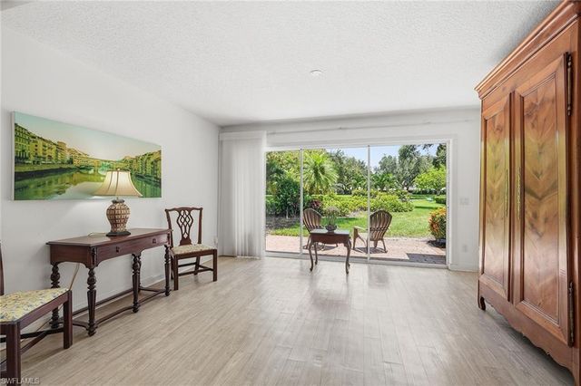 3105 Andorra Cr, Naples, FL 34109