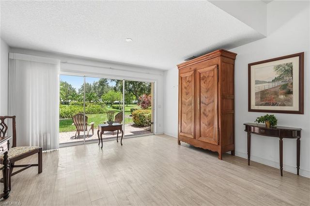 3105 Andorra Cr, Naples, FL 34109
