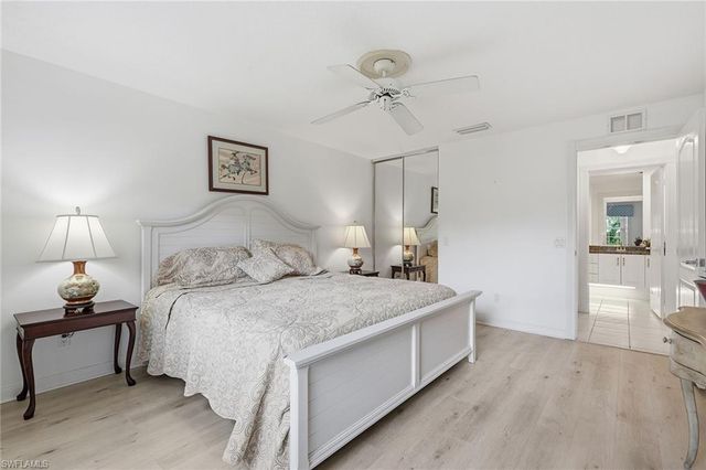 3105 Andorra Cr, Naples, FL 34109