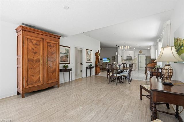 3105 Andorra Cr, Naples, FL 34109