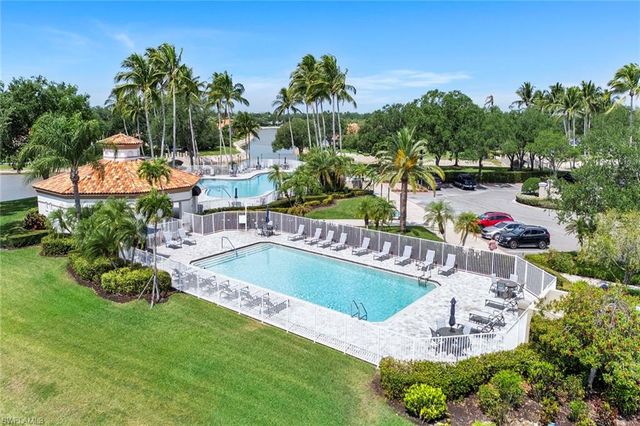 3105 Andorra Cr, Naples, FL 34109