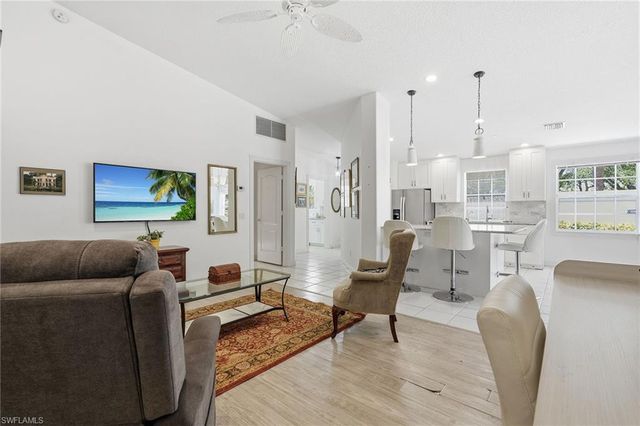 3105 Andorra Cr, Naples, FL 34109