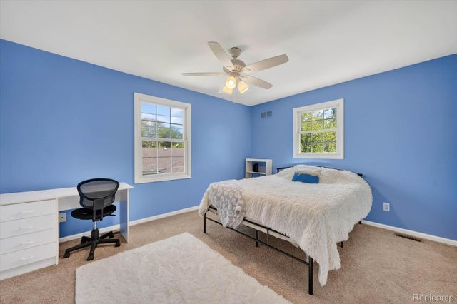 1112 Vernier Road, Grosse Pointe Woods, MI 48236