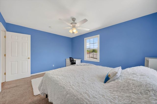 1112 Vernier Road, Grosse Pointe Woods, MI 48236
