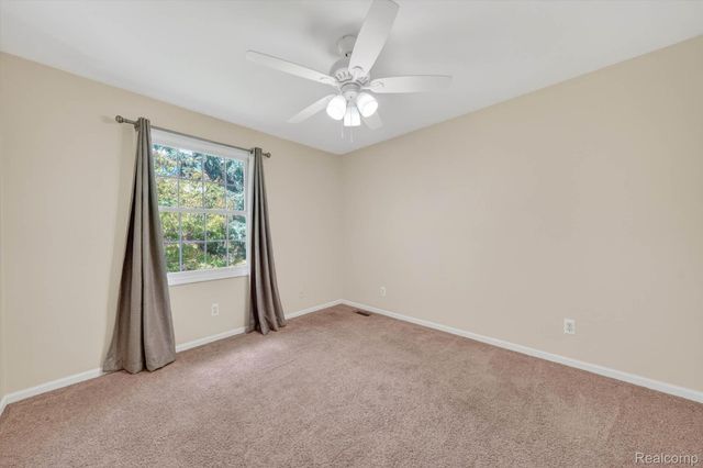 1112 Vernier Road, Grosse Pointe Woods, MI 48236