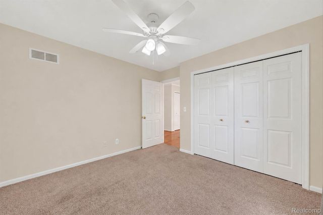 1112 Vernier Road, Grosse Pointe Woods, MI 48236