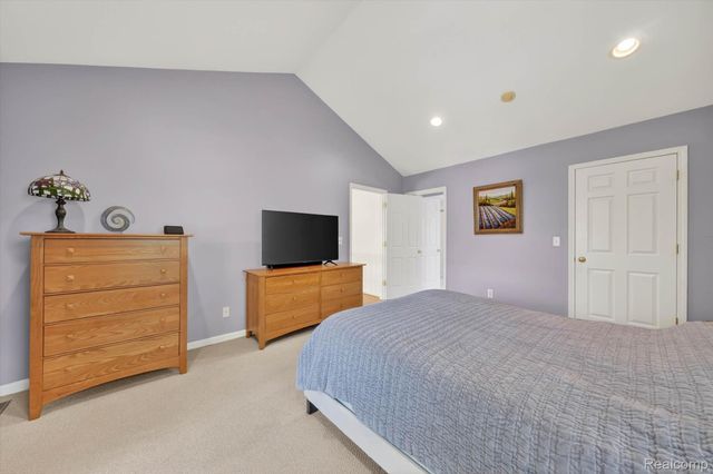 1112 Vernier Road, Grosse Pointe Woods, MI 48236