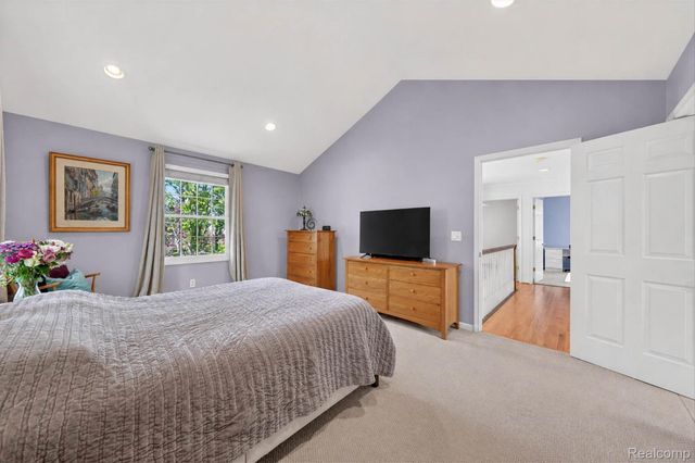 1112 Vernier Road, Grosse Pointe Woods, MI 48236