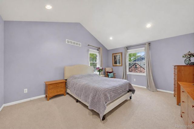1112 Vernier Road, Grosse Pointe Woods, MI 48236