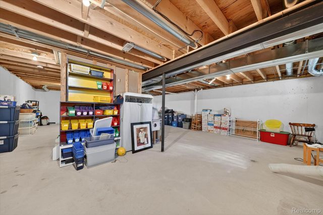 1112 Vernier Road, Grosse Pointe Woods, MI 48236