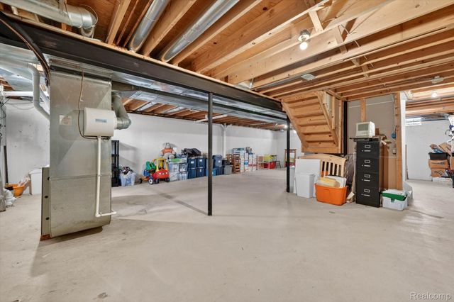 1112 Vernier Road, Grosse Pointe Woods, MI 48236