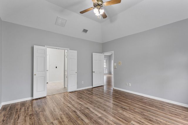 5622 Woodland Creek Drive, Houston, TX 77345