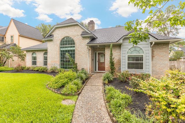 5622 Woodland Creek Drive, Houston, TX 77345
