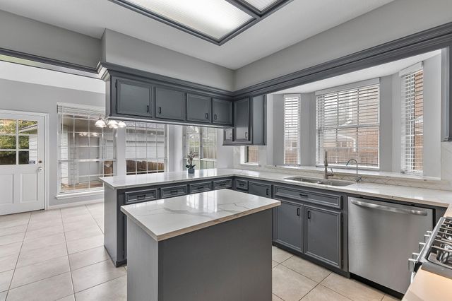 5622 Woodland Creek Drive, Houston, TX 77345