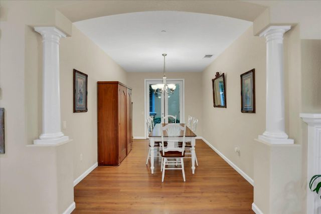 1057 Marseille Ln, Roseville, CA 95747