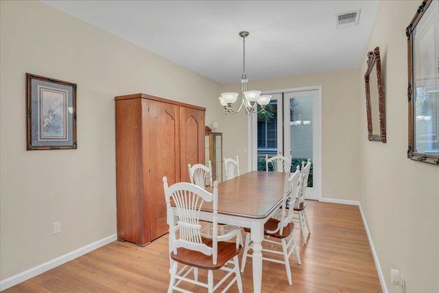 1057 Marseille Ln, Roseville, CA 95747