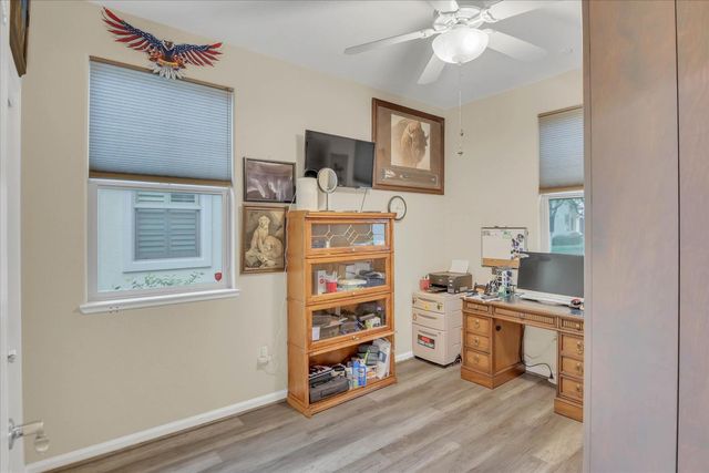 1057 Marseille Ln, Roseville, CA 95747