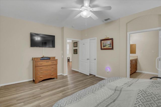 1057 Marseille Ln, Roseville, CA 95747