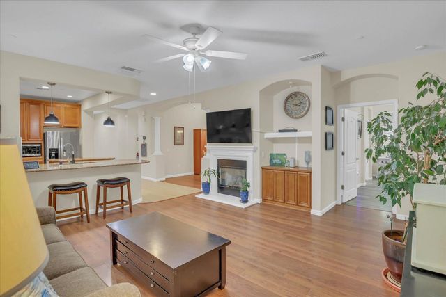 1057 Marseille Ln, Roseville, CA 95747