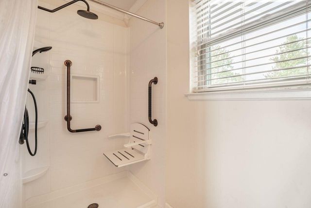 2595 W Highway 98, Mary Esther, FL 32569